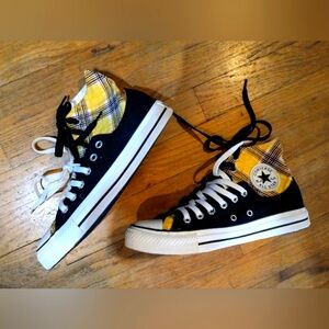 Women Converse high tops yellow plaid size 8.5